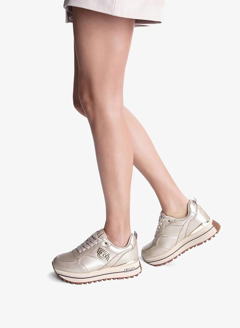 ليو جو أحذية رياضية جلدية بلمسة معدنية بيضاء