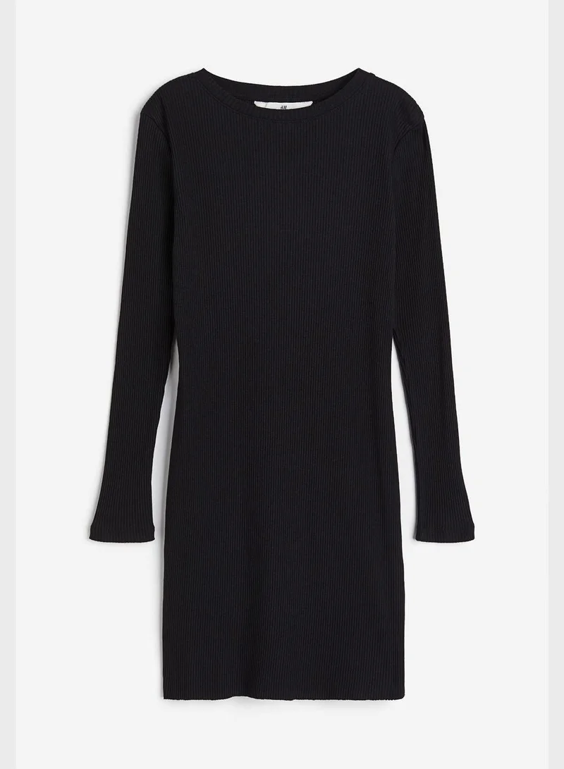 اتش اند ام فستان ميدي مضلع للشباب