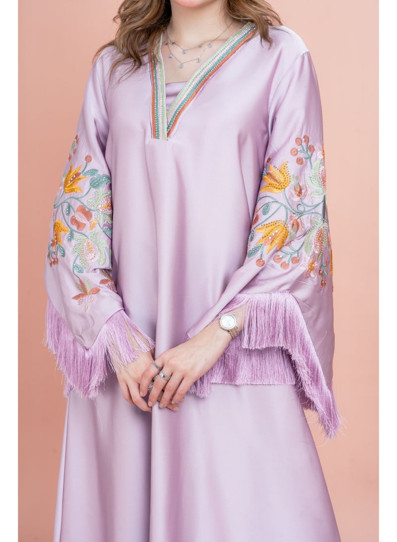 اكسا جلابية مطرزة بأكمام بتفاصيل لامعة لون بنفسجي - Image 2