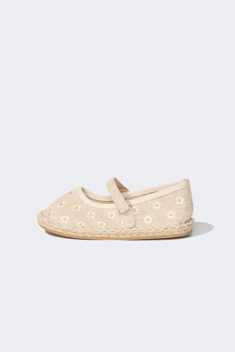ديفاكتو Girl Flat Sole Espadrille Shoes