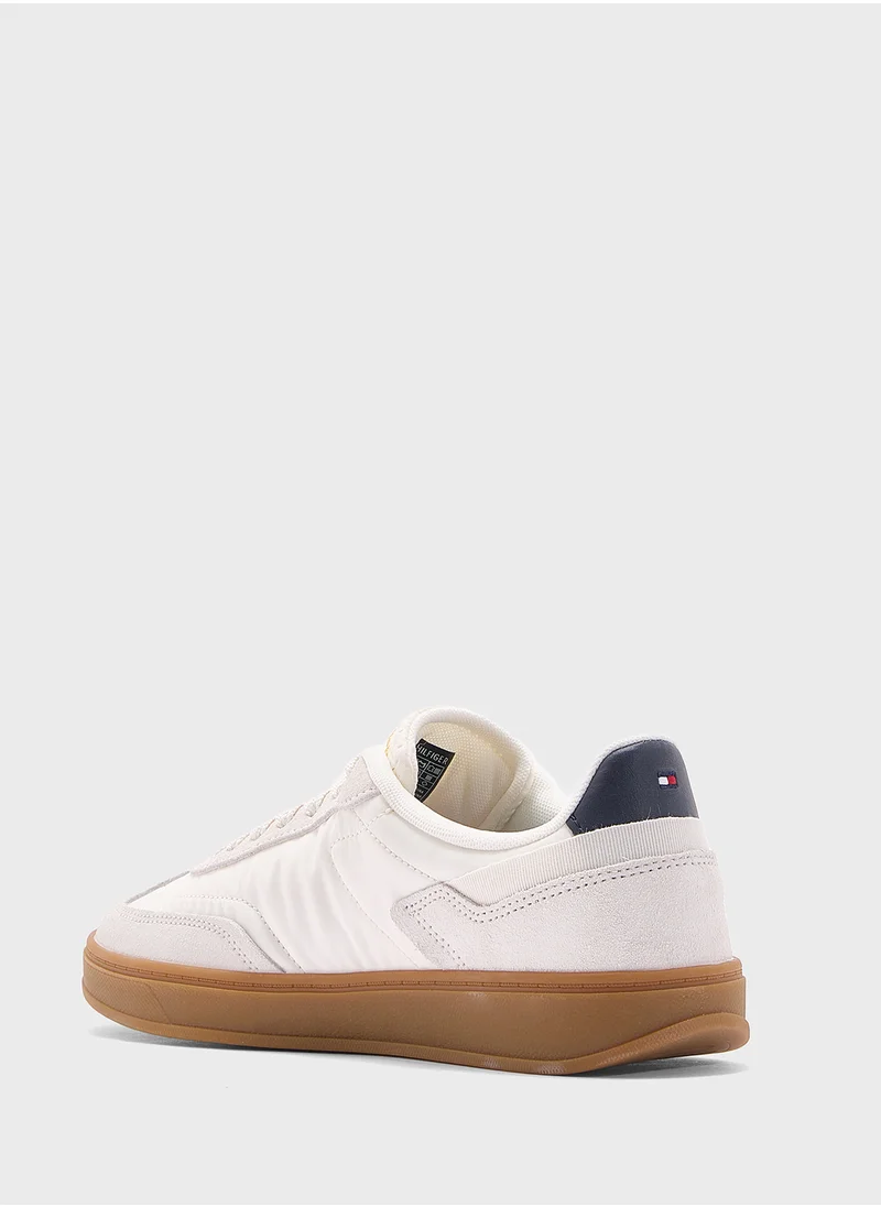 تومي هيلفيغر Heritage Sneakers