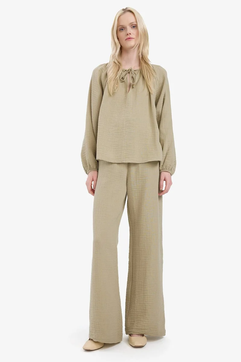 ديفاكتو Oversize Crew Neck Long Sleeve Blouse