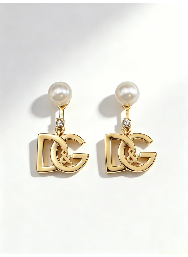 دي آند جي Classic Pearl letter earrings light luxury diamond gold earrings commuting party temperament earrings. - Image 1