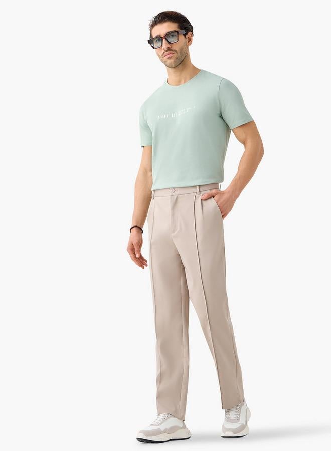 ايكونيك تيشيرت مطبوع بتصميم أيقوني بياقة دائرية وأكمام قصيرة - Image 2