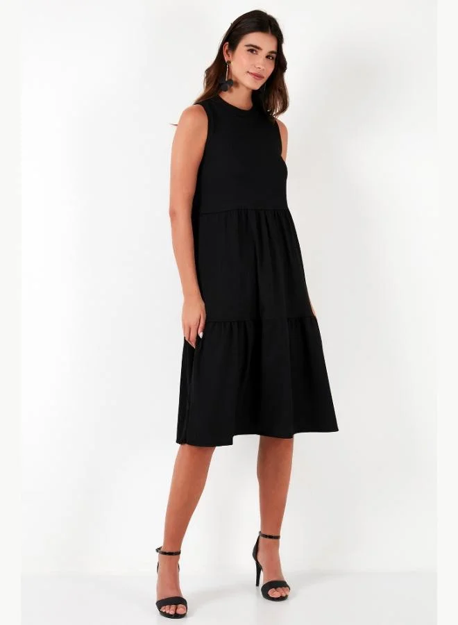 ليلا فستان ميدي بدون أكمام بقصة عادية للنساء