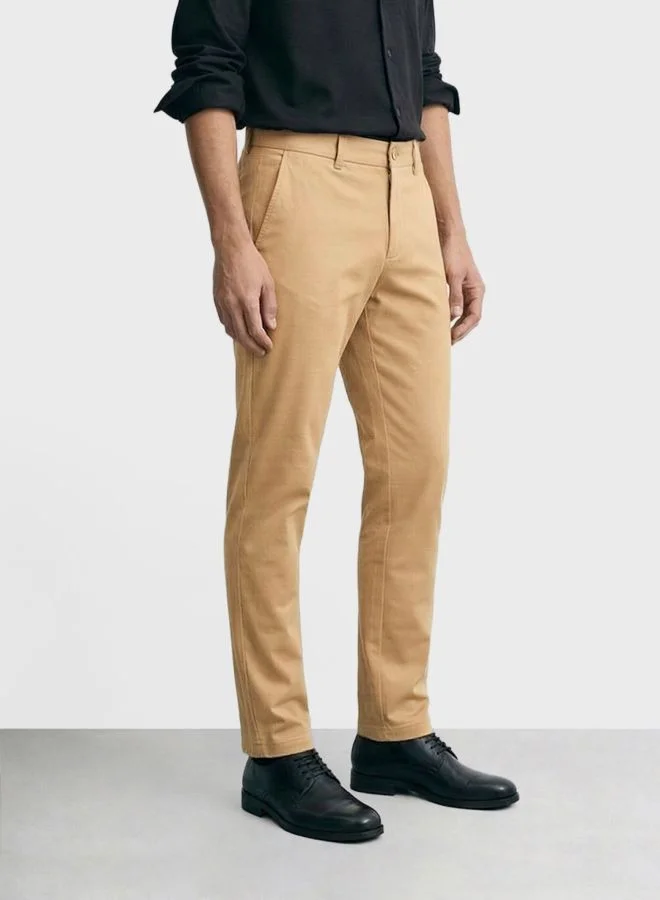 The Indian Garage Co Men Slim Fit Solid Cross Pocket Mid-Rise Chinos