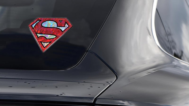 Elektroplate ملصق مرخص رسميًا من DC Comics سوبرمان للسيارات عاكس أحمر/فضي مقبب (3.85 × 2.85 بوصة) ملصق ثلاثي الأبعاد مقاوم لجميع الأحوال الجوية للسيارة، زجاجة الماء، الكمبيوتر المحمول، الهاتف والمزيد | صنع في الولايات المتحدة الأمريكية - Image 2
