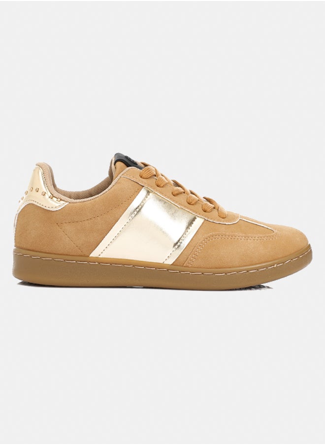 DejaVu Fashionable Sneakers  - Image 2