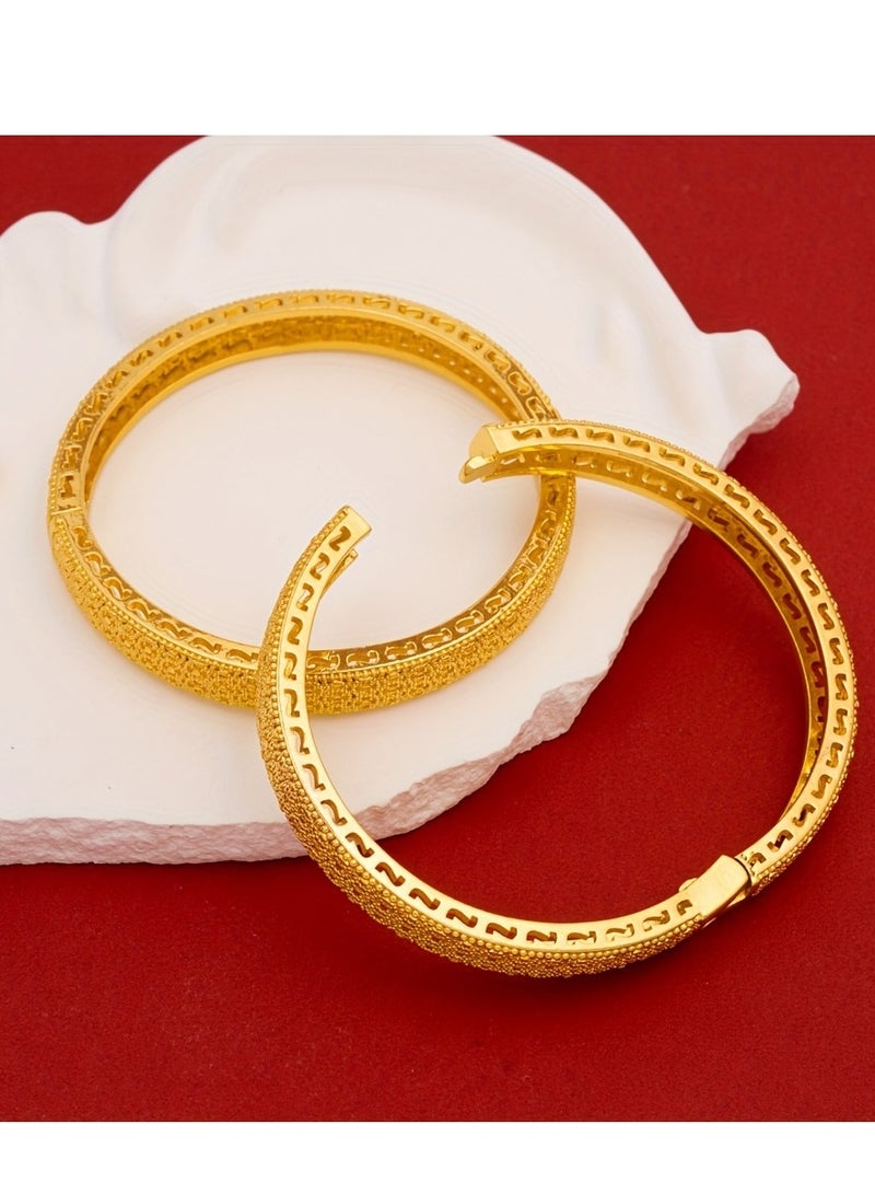 FASHION Hollow Out Side Geometric Printed Bracelet, Exquisite And Environmentally Friendly Copper Women's Fashionable Bracelet  - Image 3