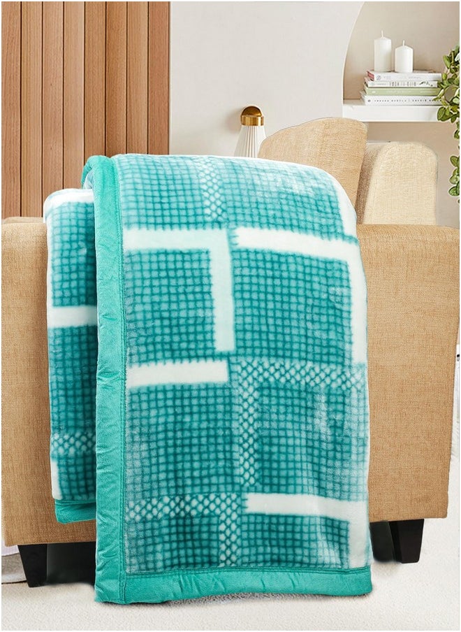 BSB HOME BSB HOME Super Soft Cloudy Printed Double Bed Blanket for Heavy Winter, Single Ply Mink Blanket King Size with 220 x 230 Cm - 3.5 Kg (Light Green & White, Pack of 1)  - Image 4