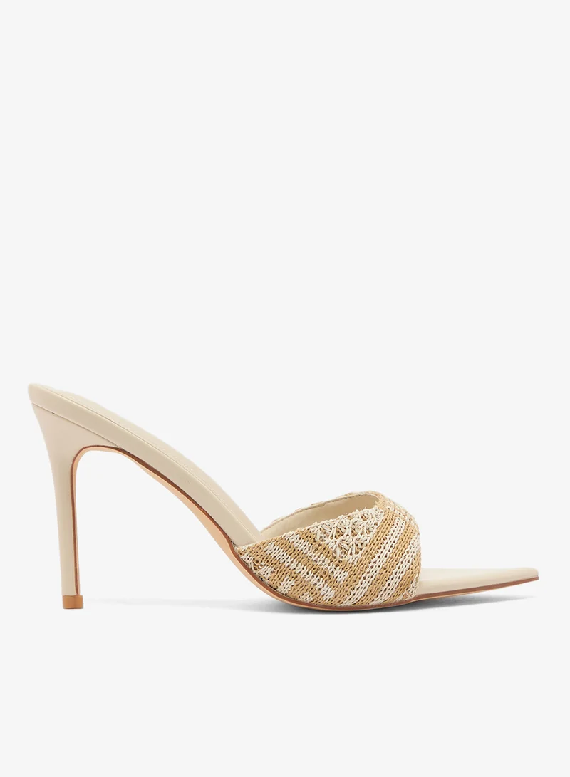 خزانة صنادل بكعب