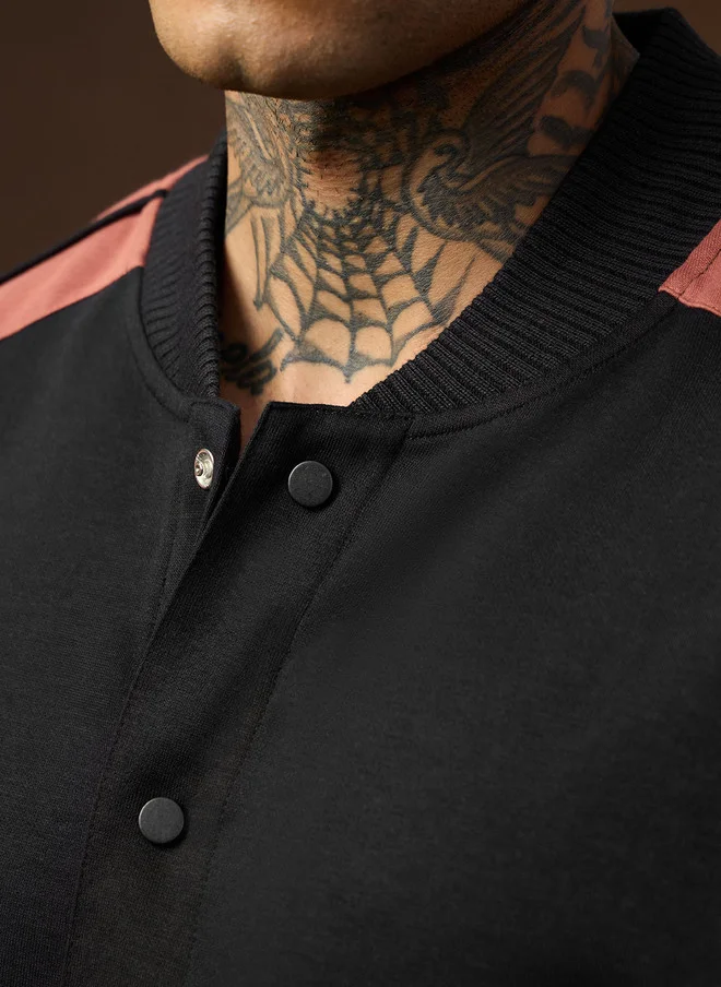 ذا سوليد ستور The Souled Store Men Oversized Fit Colourblocked Black Baseball Shirt