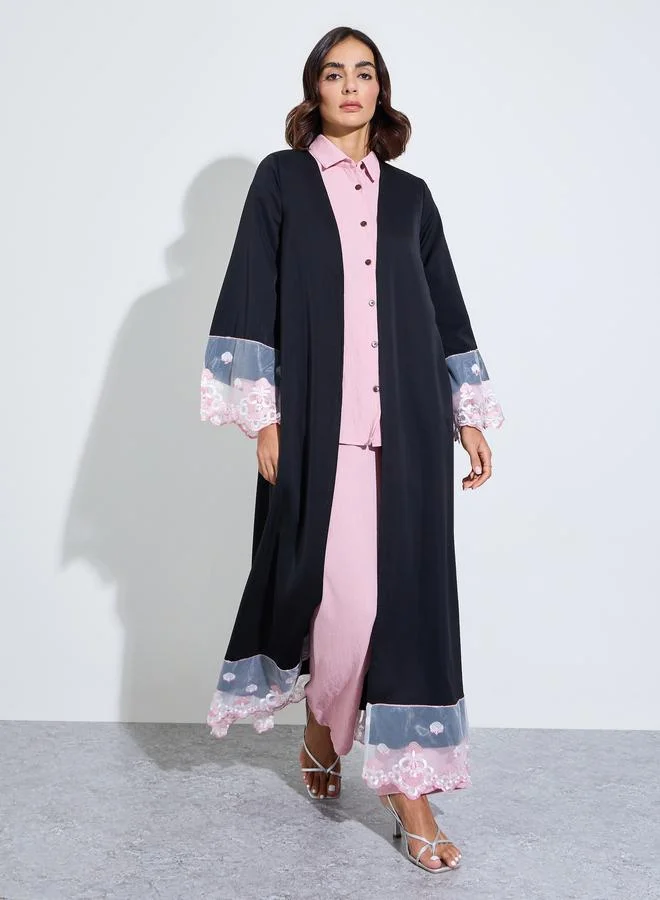 أميرة Black Open Front Abaya with Delicate Pink Lace Trim