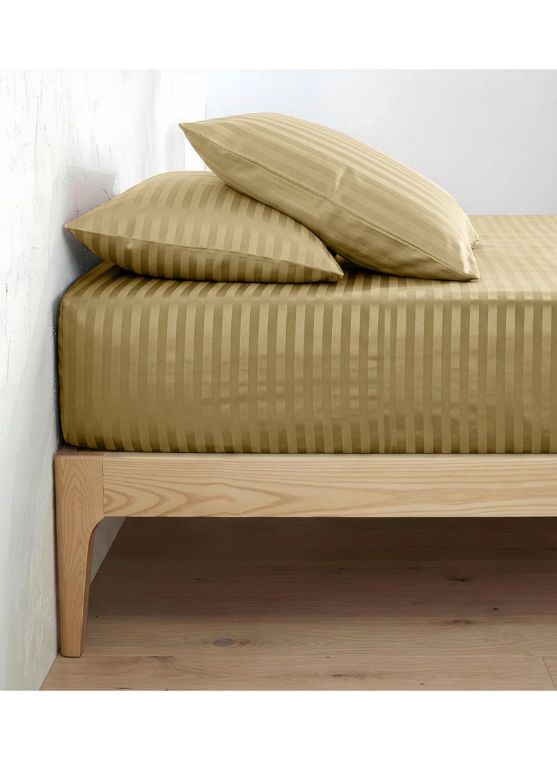 ريلاكس طقم ملاءات سرير فاخر ممتاز - ملاءة سرير فائقة النعومة، تسمح بمرور الهواء، ولطيفة على البشرة، مزودة بجيوب مطاطية عميقة، بالإضافة إلى غطاءي وسادة وملاءة سرير واحدة، لون بيج، 200 × 200 سم - Image 4