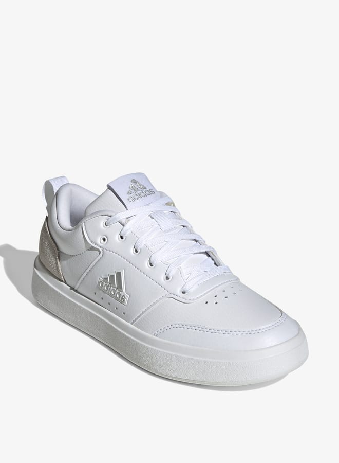 Adidas حذاء رياضي مزخرف للنساء - بارك ست - Image 1