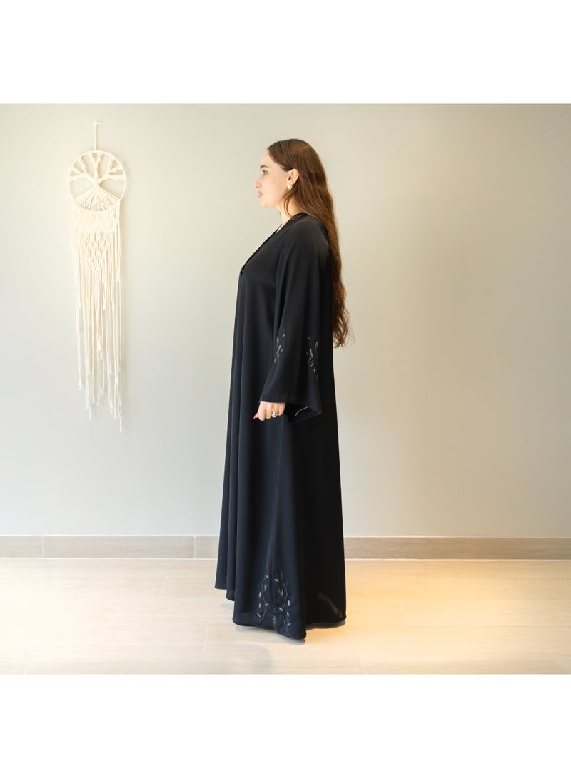 LINELLE عباءة لينيل السوداء للنساء - تصميم بفتحة على شكل حرف V، مزودة بأزرار من الأمام مع تطريز على الأكمام وحافة الأسفل، ملابس يومية ومناسبة محتشمة - Image 3