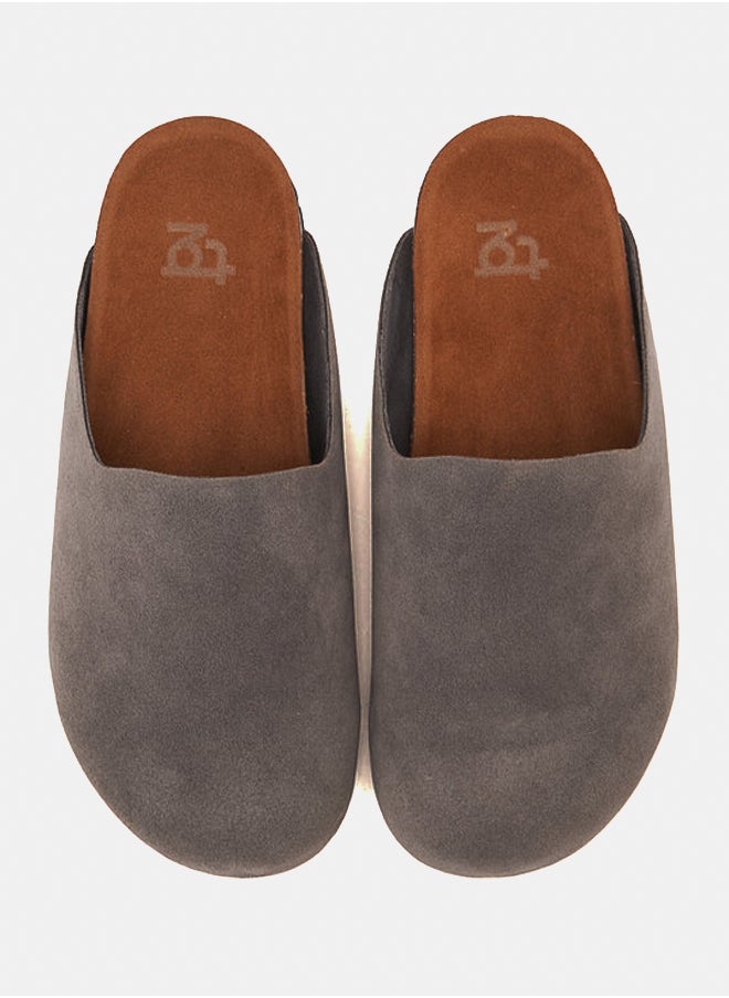 TGS - Low Clogs - Image 1