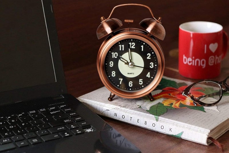 KBR ® Vintage Alarm Clock for Student Heavy Sleepers, Super Loud & Twin Bell Retro Quartz with Backlight, Luminous Alarm for Students Bedroom/Office (Copper, Analog, 3.81 cm) - Image 4
