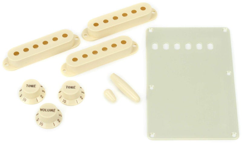 FENDER Fender Aged White Stratocaster Accessory Kit 