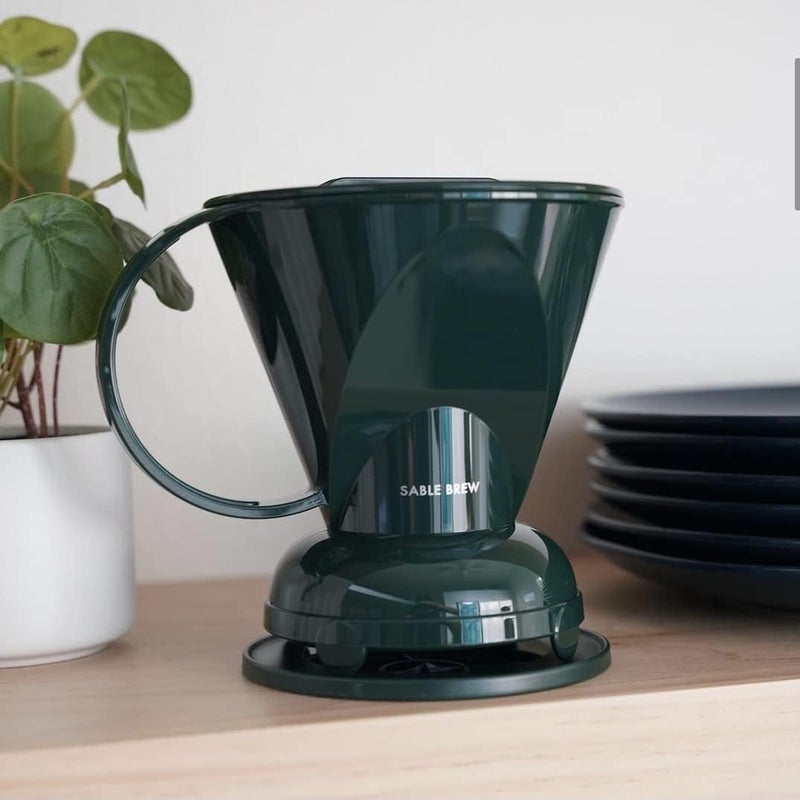 clever مصفاة قهوة ومرشحات، كبيرة 18 أونصة | اختيار الباريستا | بلاستيك آمن خالي من BPA | يتضمن 100 مرشح (أخضر داكن) - Image 2
