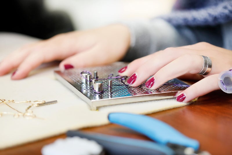 Artistic Wire Deluxe Jig Kit - 5x4 Inch Aluminum Wire Bender Jig with 30 Adjustable Pegs, 6 Patterns Included, Perfect Jewelry Making Tools for Wire Wrapping Kit and Craft Creation - Image 2