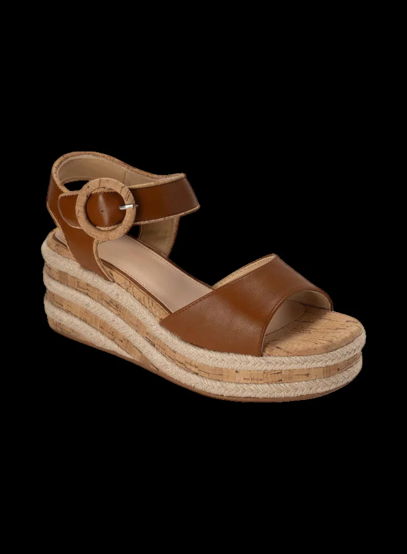 باتا صندل منصة بكعب ويدج