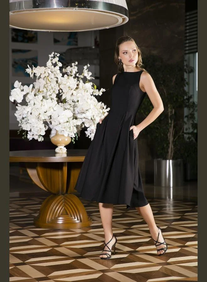 ليلا فستان ميدي بليسيه بياقة دائرية بقصة عادية وجيب للنساء