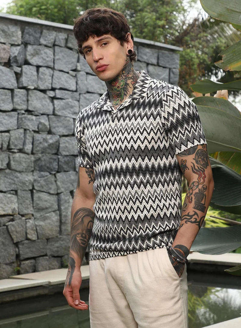Campus Sutra Men's Moon Grey & Off White Zig-Zag Knit Polo T-Shirt For Casual Wear | Polo Neck | Short Regular Sleeves | Pull On Closure | T-Shirt Crafted With Comfort Fit For Everyday Wear