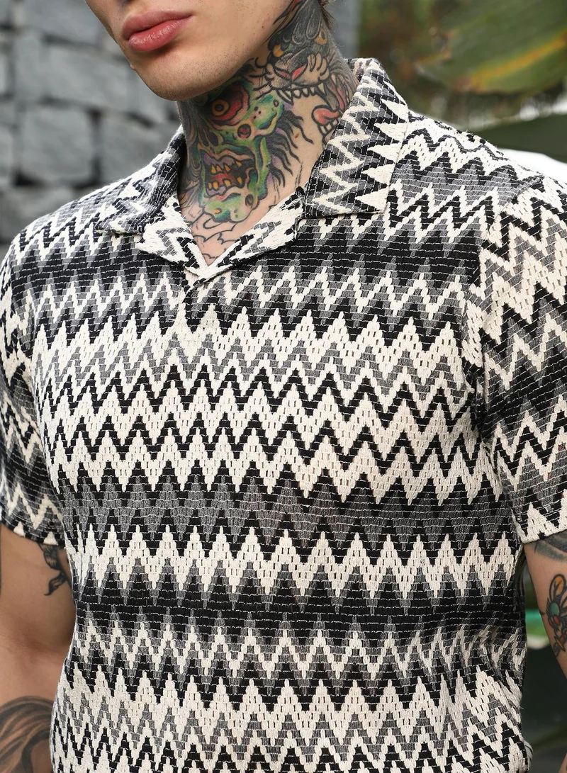 Campus Sutra Men's Moon Grey & Off White Zig-Zag Knit Polo T-Shirt For Casual Wear | Polo Neck | Short Regular Sleeves | Pull On Closure | T-Shirt Crafted With Comfort Fit For Everyday Wear