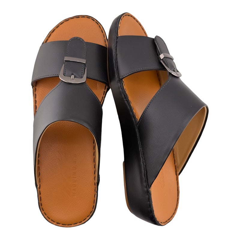 إيت صندل عربي يدوي الصنع للرجال من AET | شبشب رجالي خارجي | شبشب مفتوح من الأمام للاستخدام اليومي | جلد عربي أصلي ناعم مع ابزيم| تصميم عربي جديد| نعل داخلي بني| مريح وخفيف الوزن - Image 2