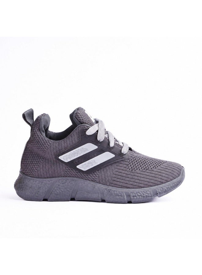 Modern Athletic Shoes with Flexible Sole - Image 2
