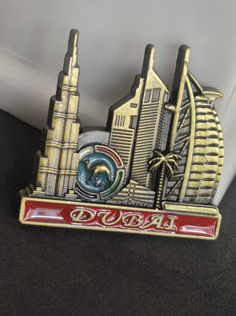 DT DECTONE Metal Fridge Magnet, Dubai Written 3D Metal Magnet for Fridge, Study Table, Office Desk, Ideal Gift, Best Home Decor Item for Travel Enthusiasts 6 X 6 CM, Pack of 1 - Image 2
