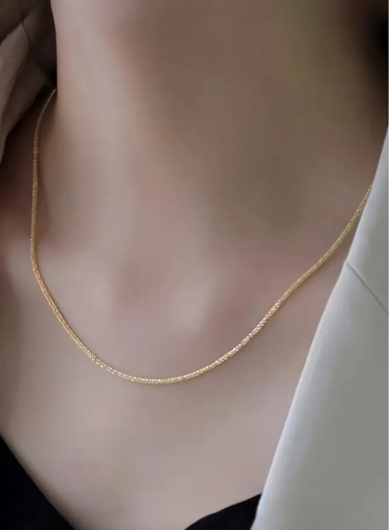 سلسال نسائي أنيق وعالي الجودة مطلي باللون الذهبي اللامع - Image 2