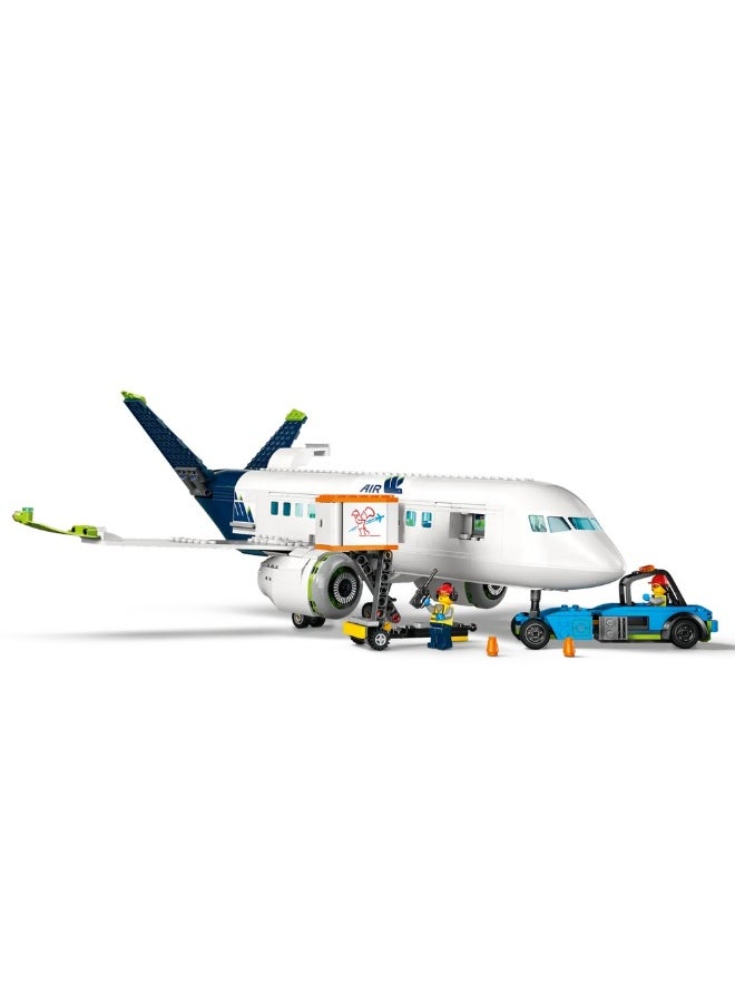 LEGO LEGO - City Passenger Airplane 913 Pieces - 60367  - Image 2
