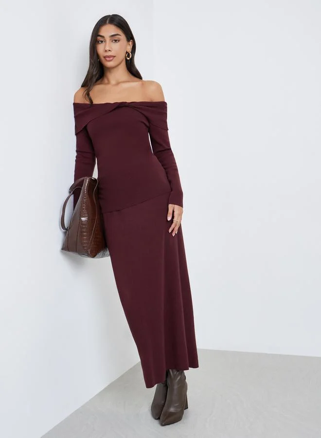 ستايلي بلوزة محبوكة سادة بأكتاف مكشوفة وتفاصيل ملفوفة