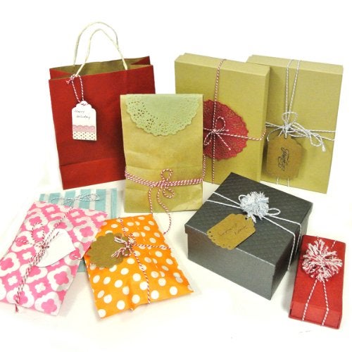 Wrapables 40 Gift Tags/Kraft Hang Tags with Free Cut Strings for Gifts, Crafts & Price Tags, Small Scalloped Edge (Set of 4) - Image 2