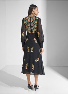 Embroidered Midi Dress - pzsku/ZBD5270B3906D0A535904Z/45/_/1730799879/37ea279e-c1f2-4c74-ac25-f078cd8f8f0e