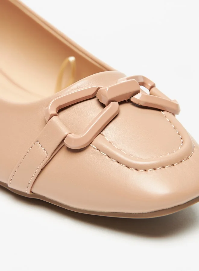 سيليست Women's Solid Pointed Toe Ballerina Shoes with Accent Detail