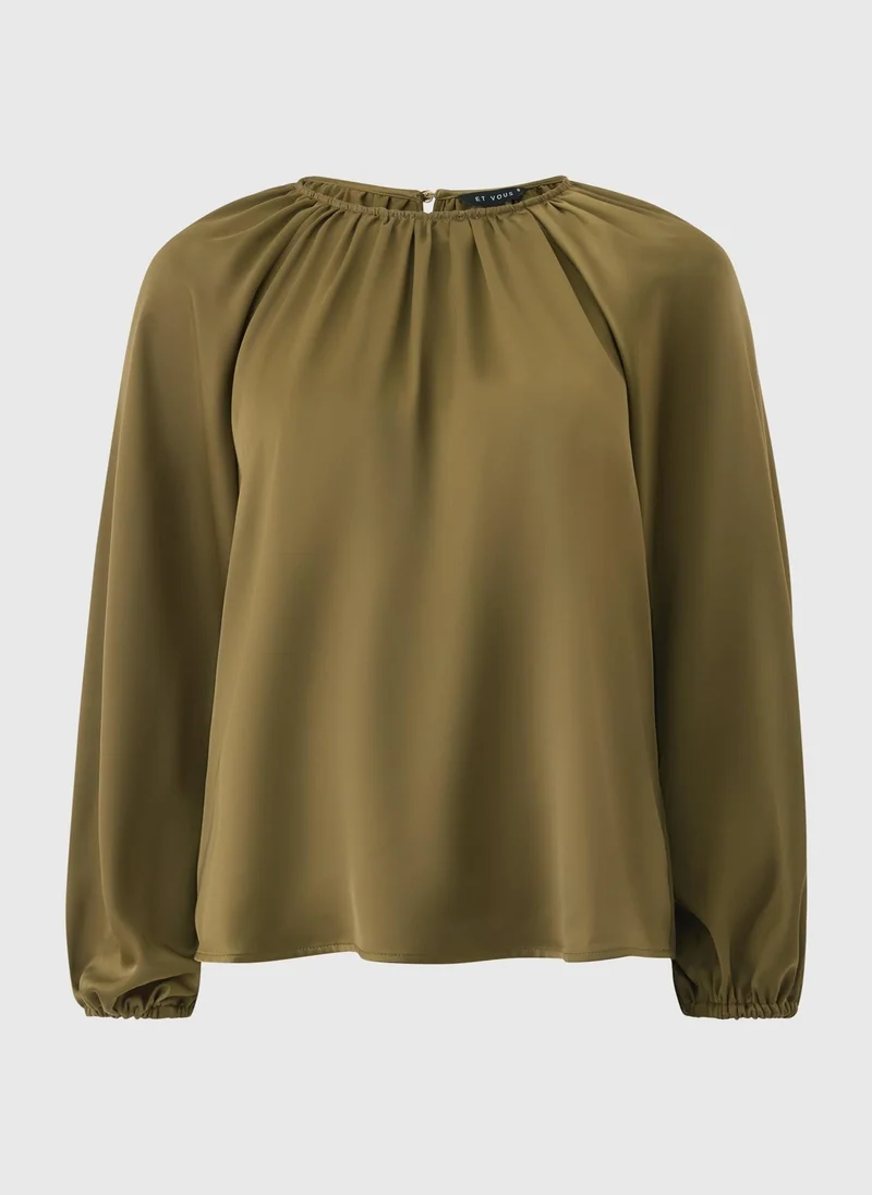ماتلان بلوزة ساتان زيتوني من إت يو