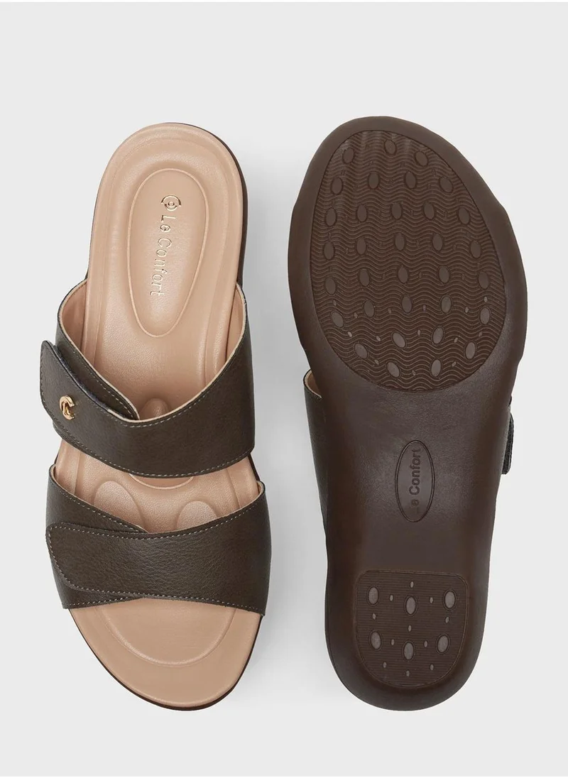 لو كونفورت Double Strap Wedge Sandals