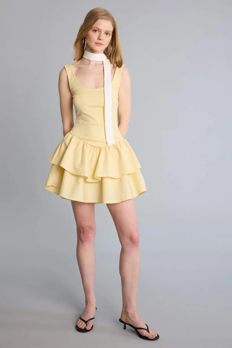 ديفاكتو U Collar Mini Dress