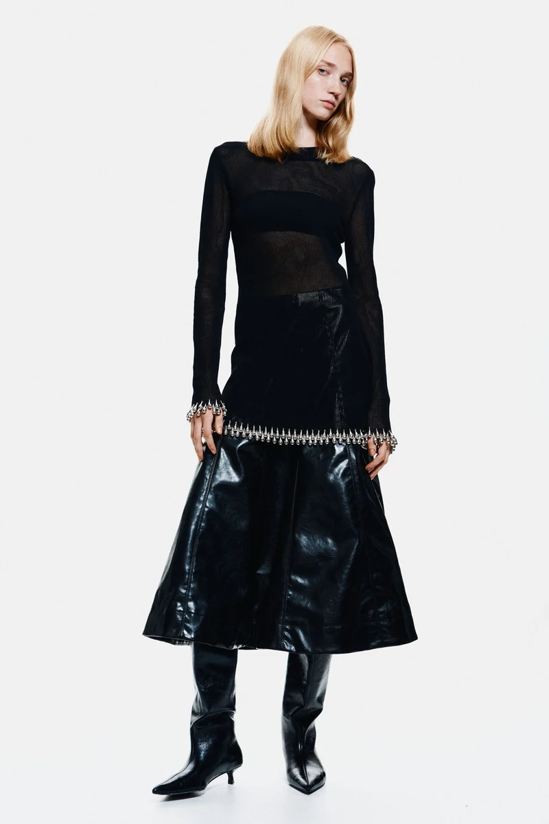 اتش اند ام بلوزة شبكية مزينة بالخرز