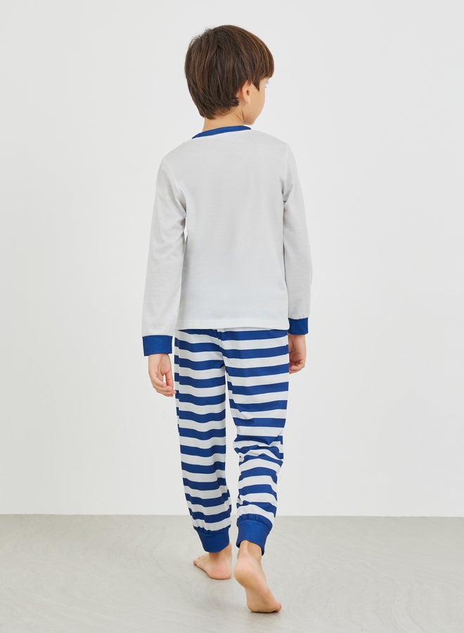 ستايلي طقم بيجاما مخطط وتيشيرت بطبعة جرافيك - Image 4