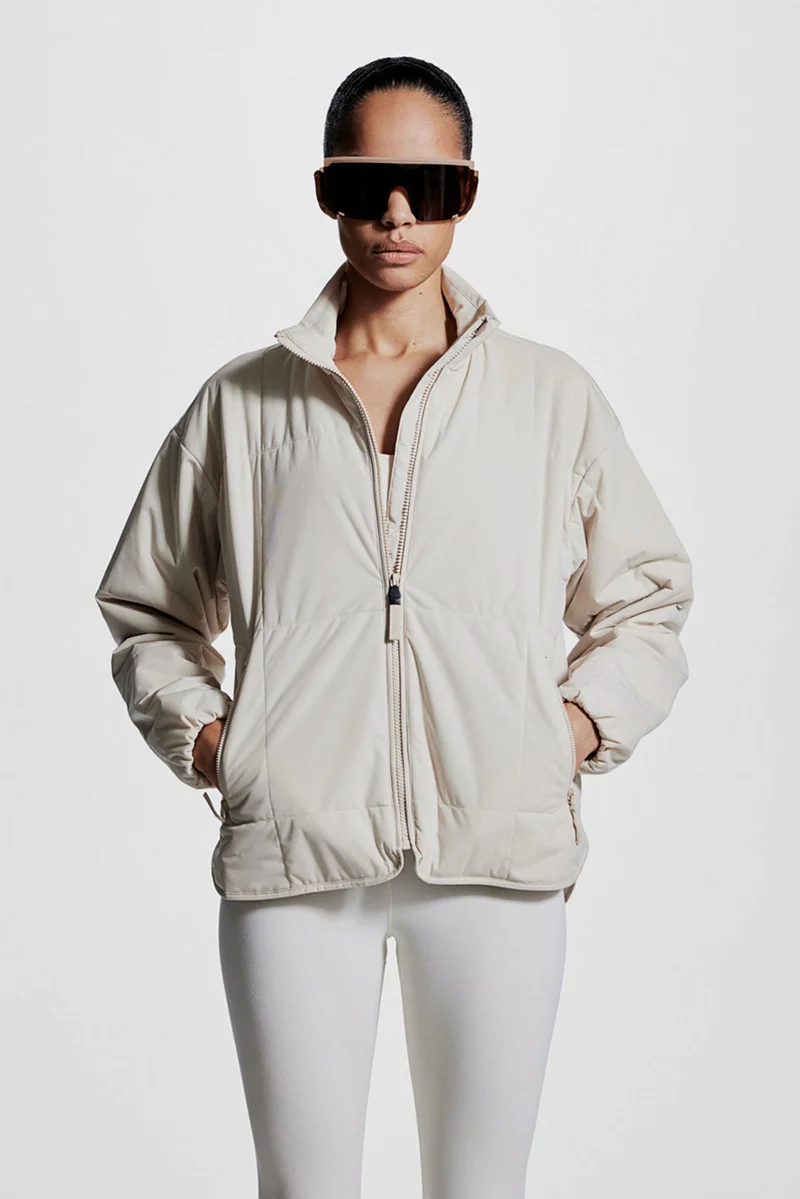 اتش اند ام جاكيت من نسيج ثيرمو موف¢ بتصميم معزول