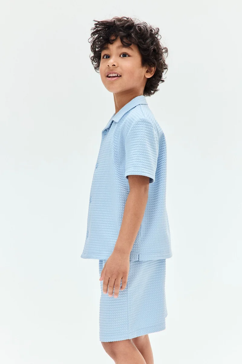 اتش اند ام طقم من قميص وشورت - قطعتين