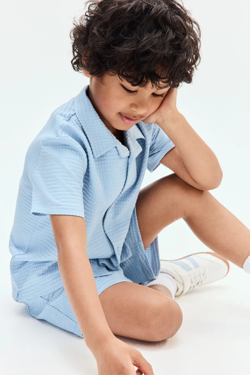 اتش اند ام طقم من قميص وشورت - قطعتين