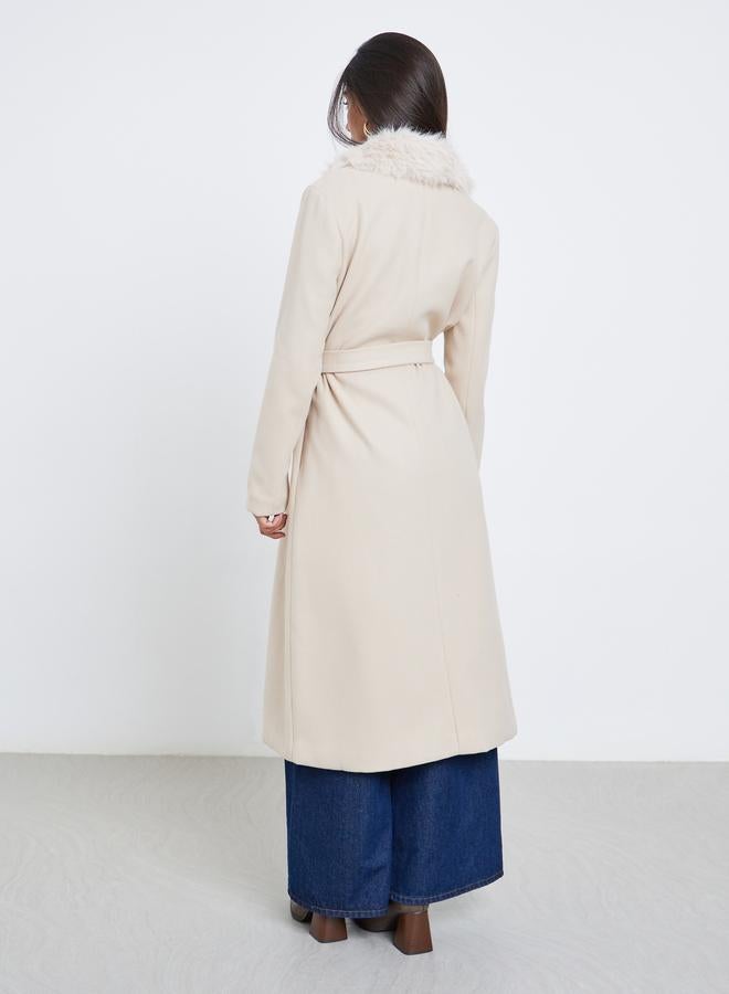 ستايلي معطف بملمس صوف مع تفاصيل فرو صناعي - Image 4