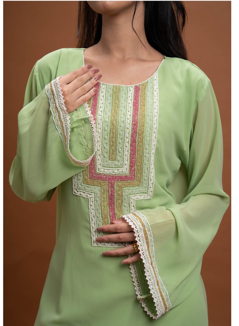 AINSIABI Fiha Green geometric Kaftan for Women – Long Modest Kaftan Dress | Embroidered Islamic Gown for Eid & Ramadan | Muslim Ladies Robe - Image 3