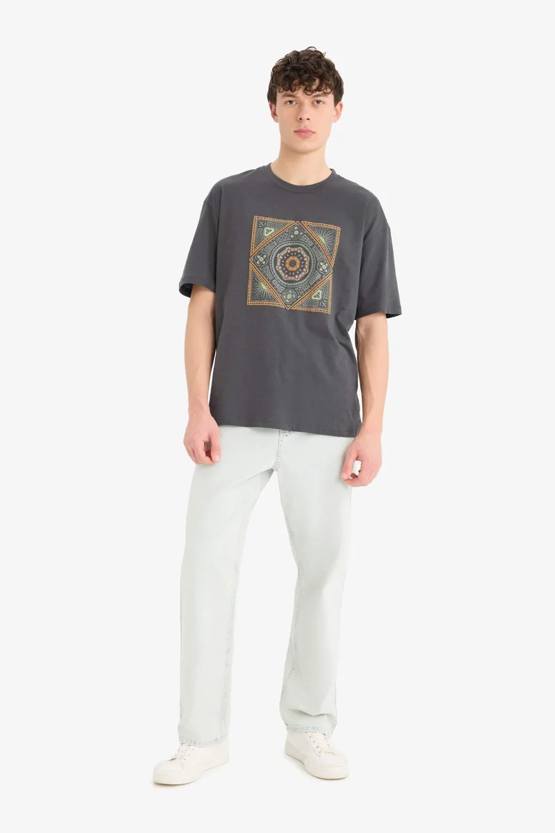 ديفاكتو Relax Fit Crew Neck Printed Short Sleeve Cotton T-Shirt