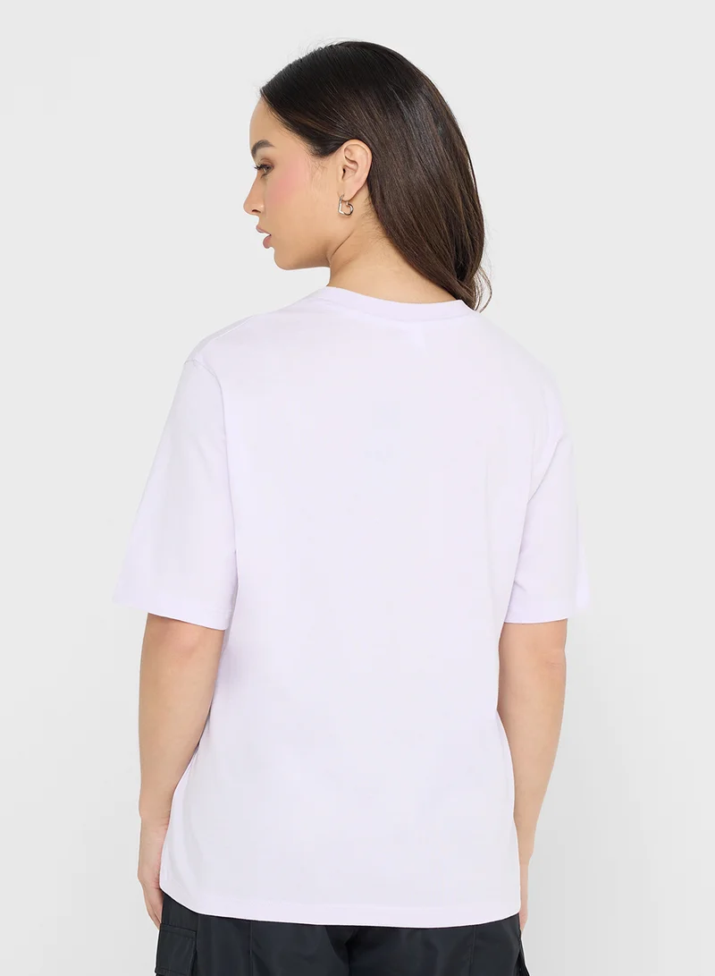ريبوك Nova Big Logo Oversized T-Shirt